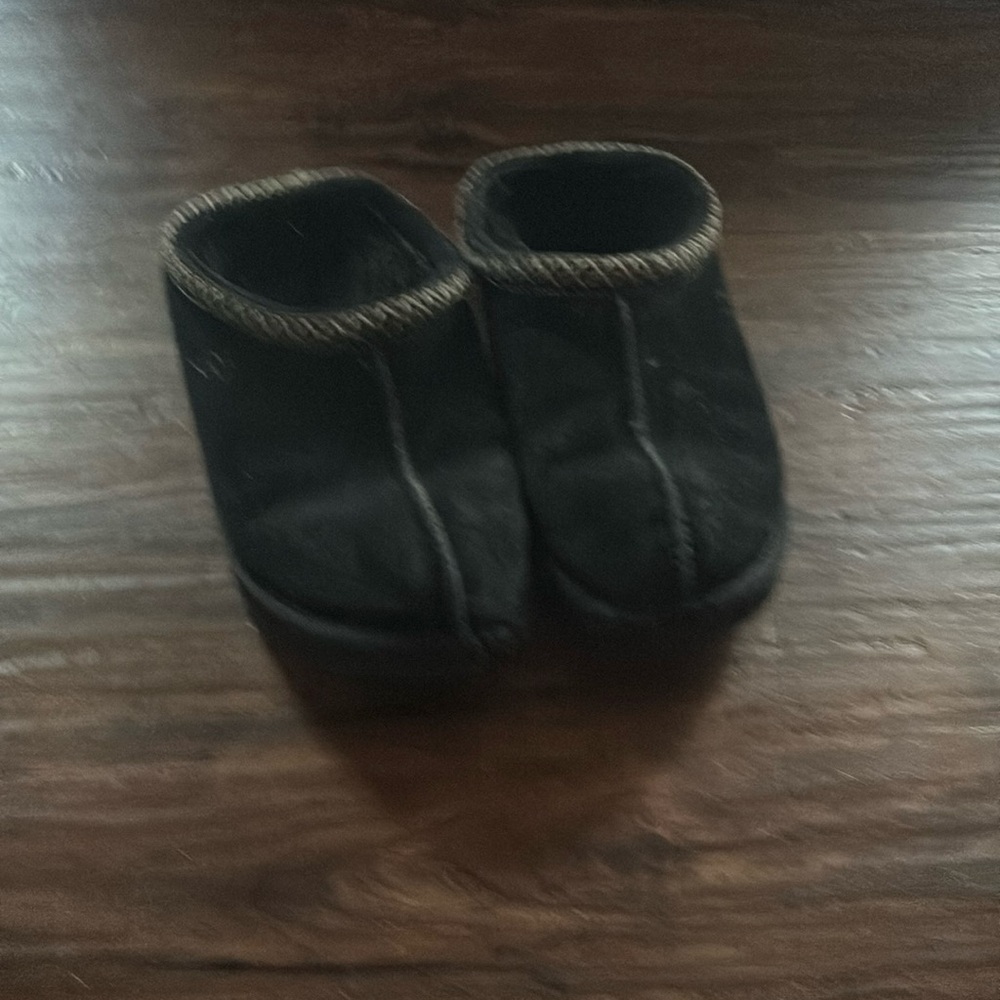 Size 5 kids UGGS